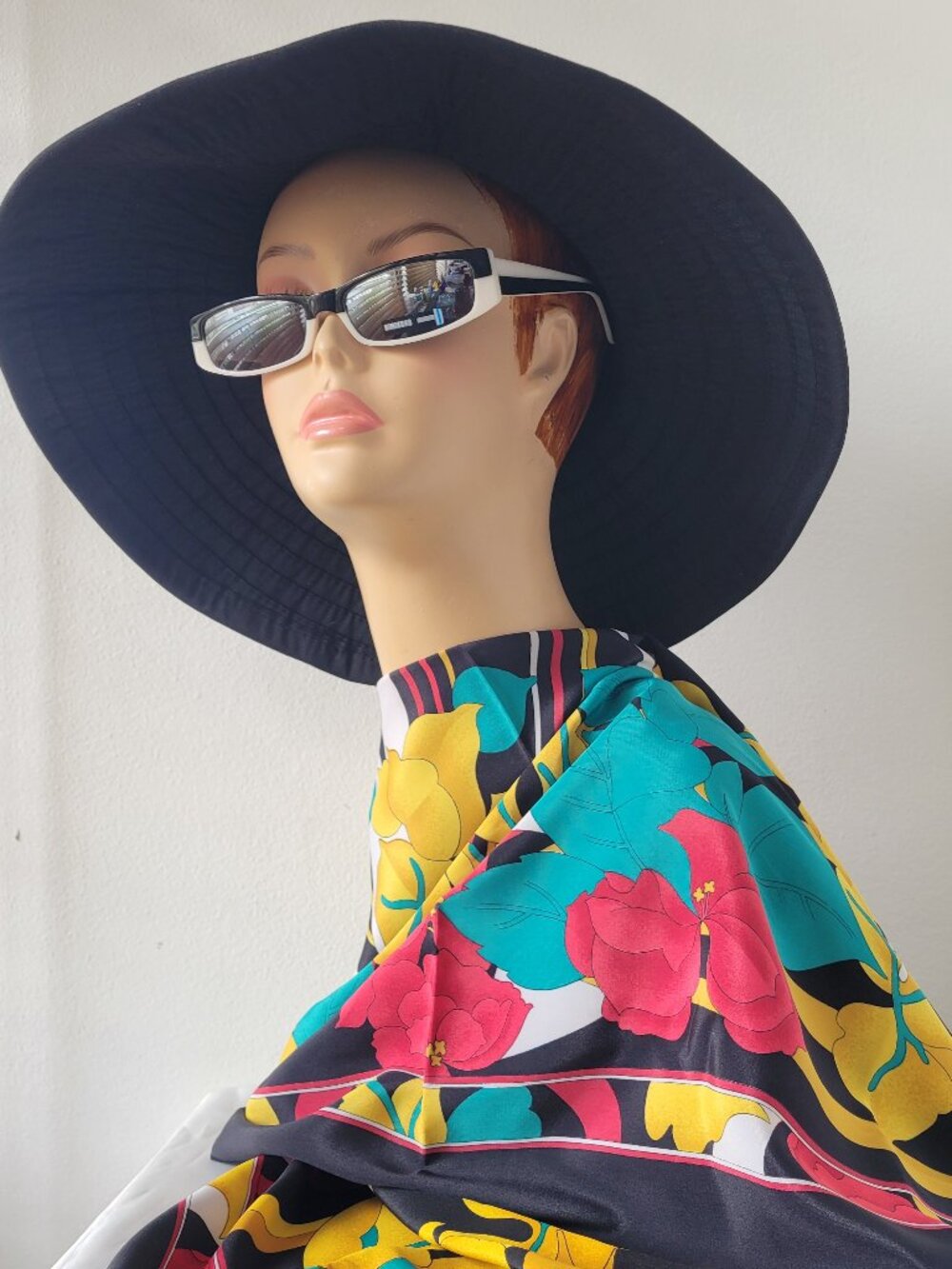 NWOT-Cappelli Summer /Spring Black Floppy Straw Bucket Hat (Size 7 1/8" /Medium)